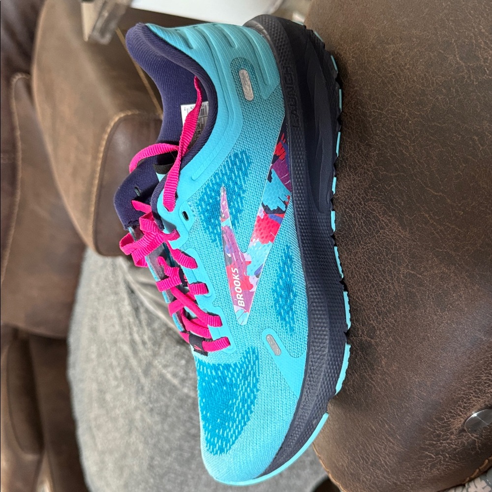 Brooks Women’s Launch 9 Shoes - Blue and Pink